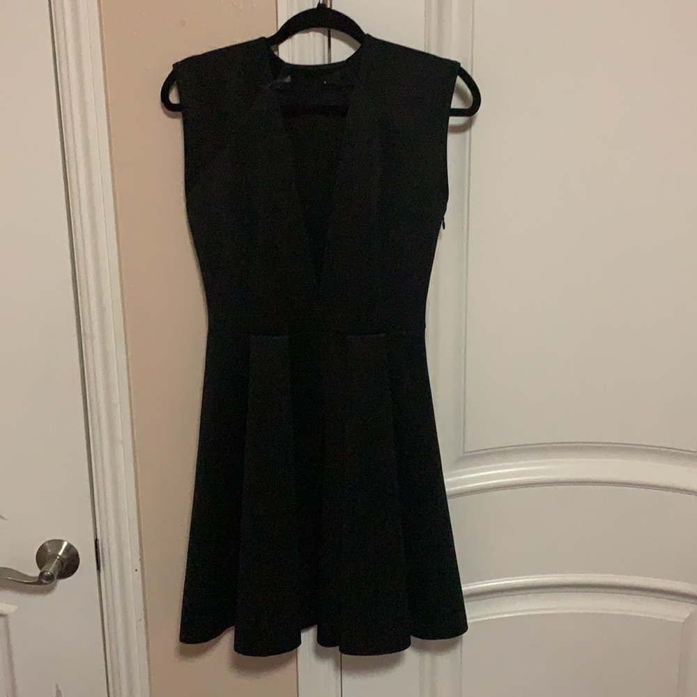 Black dress - Picture 2 of 3